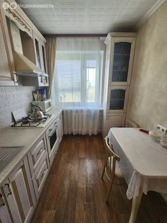 3-комнатная квартира: Саратов, проспект Строителей, 20 (60 м) - Фото 0
