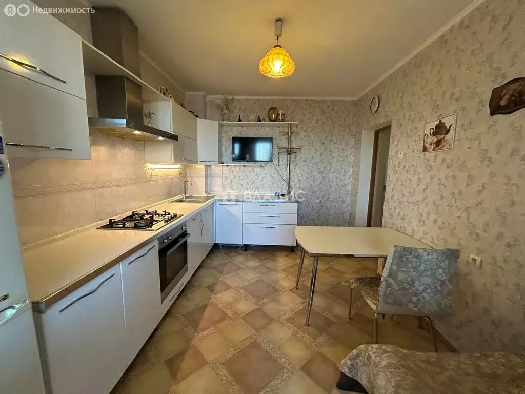 3-комнатная квартира: Волгоград, улица 50 лет Октября, 30 (89.9 м) - Фото 1