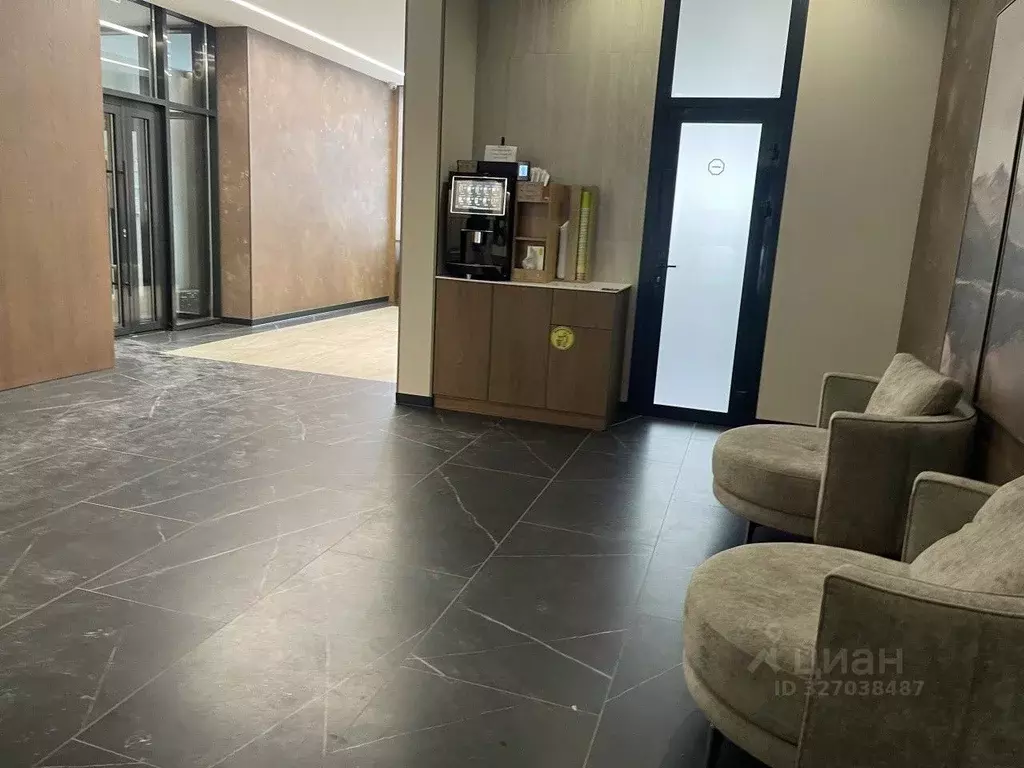 Студия Свердловская область, Екатеринбург ул. Викулова, 24 (29.0 м) - Фото 1