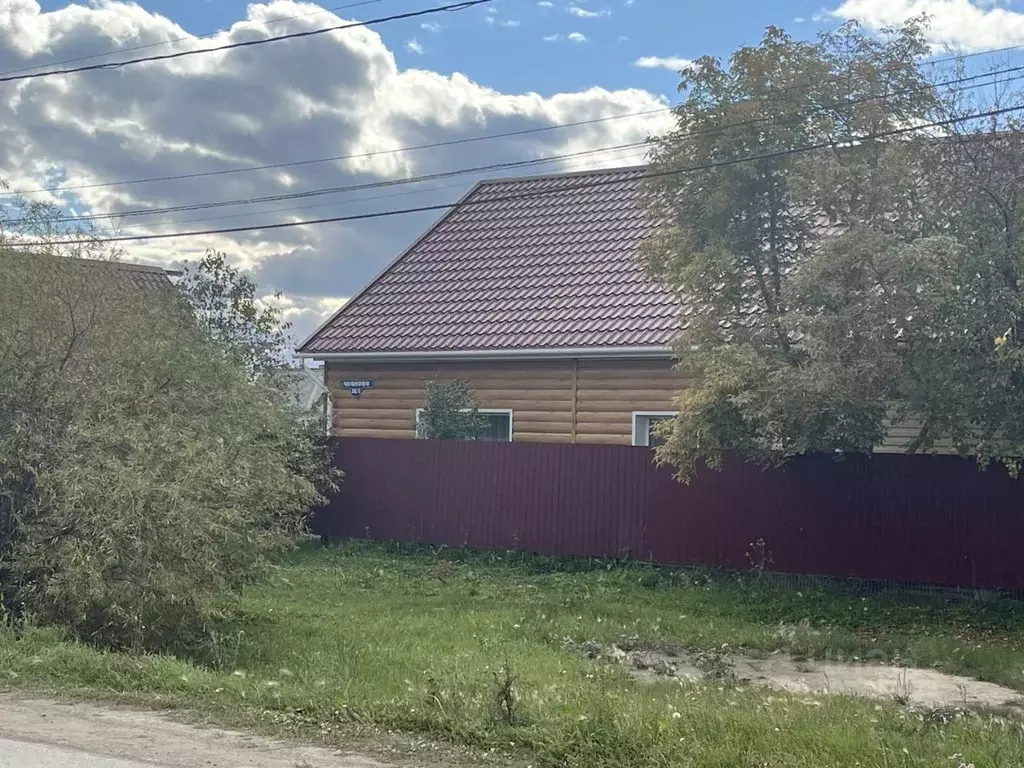 Дом в Омская область, Таврическое рп ул. Чкалова (71 м) - Фото 0