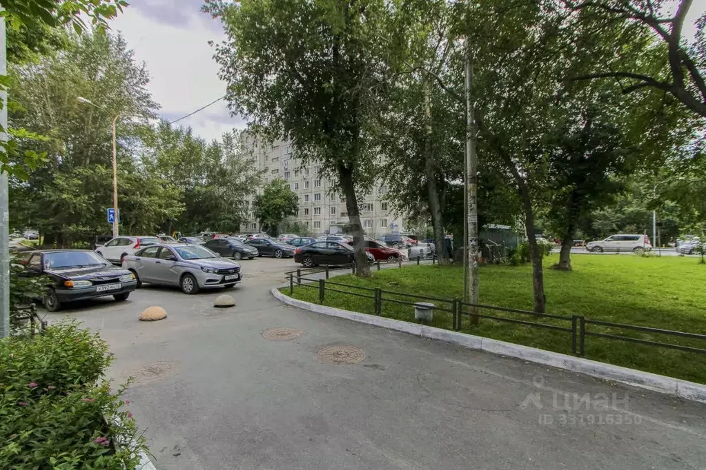 2-к кв. Тюменская область, Тюмень Фабричная ул., 6 (43.9 м) - Фото 1