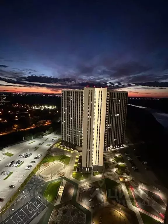 2-к кв. Тюменская область, Тюмень ул. Краснооктябрьская, 8 (61.0 м) - Фото 0