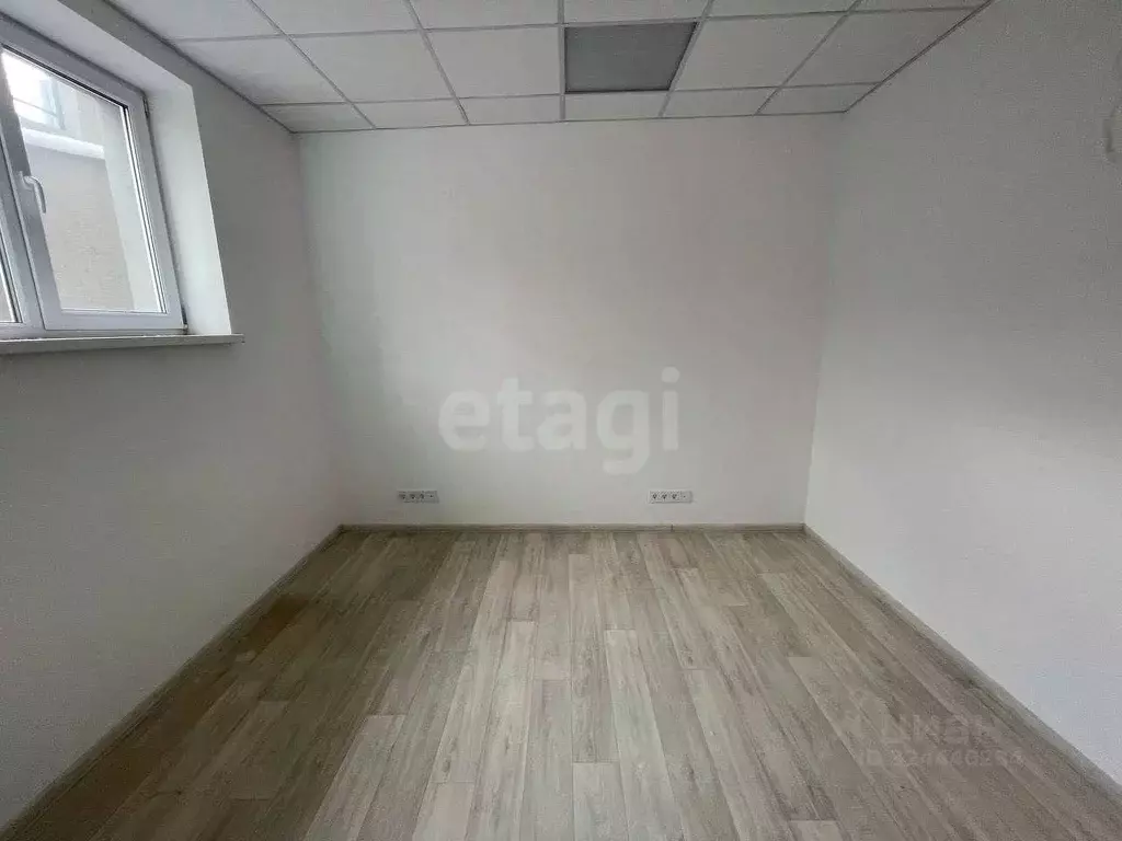 Офис в Крым, Симферополь ул. Генерала Родионова (17 м) - Фото 1