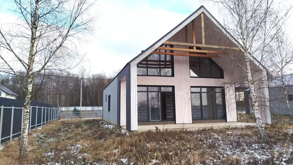 Дом в село Коллонтай, Центральная улица (155 м) - Фото 2