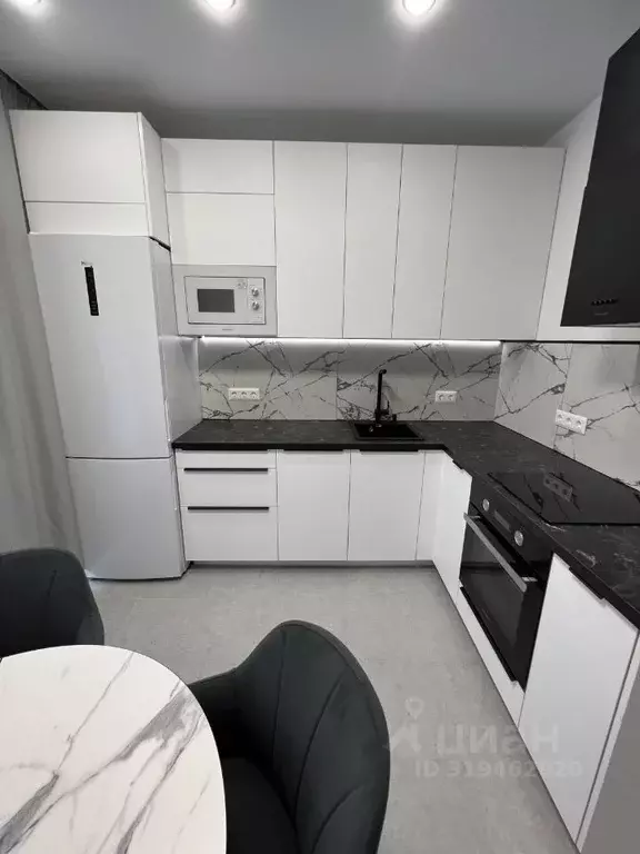 1-к кв. Московская область, Мытищи просп. Астрахова, 14А (39.0 м) - Фото 0