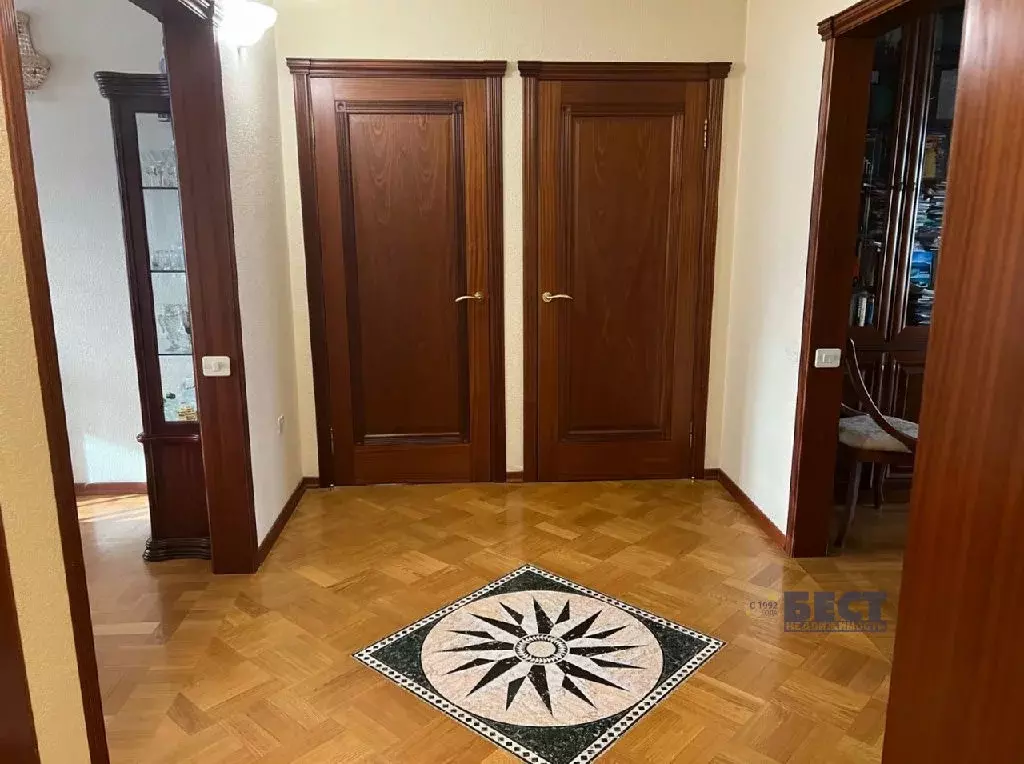 Продается 4-комнатная квартира - Фото 1