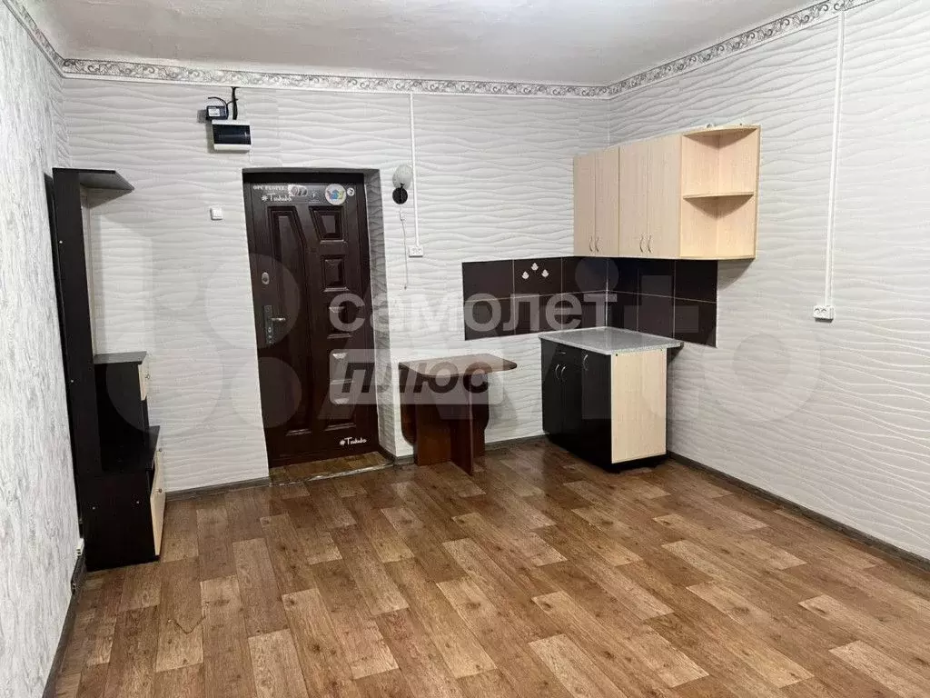 Комната 18,5 м в 7-к., 2/3 эт. - Фото 1
