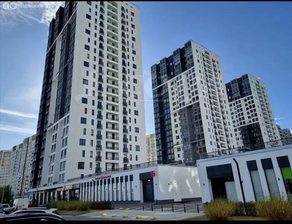 1-комнатная квартира: Тюмень, улица Александра Протозанова, 8 (40.5 м) - Фото 1