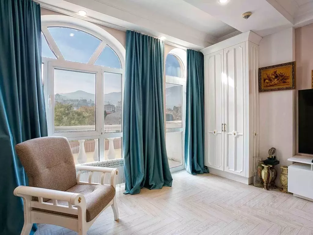 1-к кв. Крым, Симферополь ул. Екатерининская, 3 (48.6 м) - Фото 1