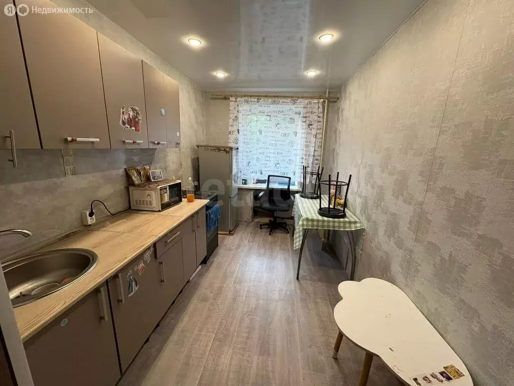 3-комнатная квартира: Тюмень, улица Ватутина, 28 (52.9 м) - Фото 0