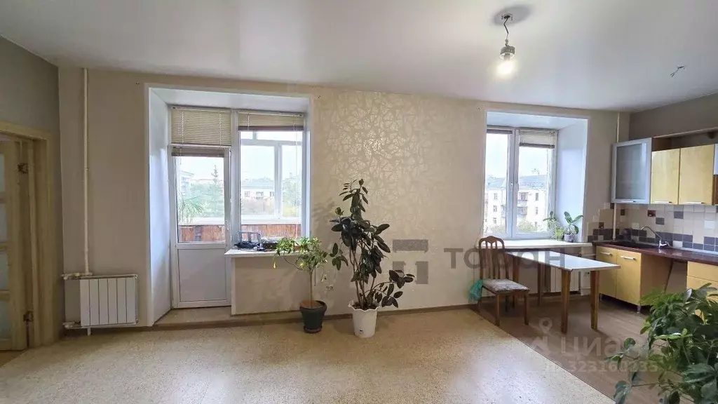 3-к кв. Челябинская область, Челябинск Пограничная ул., 10 (74.3 м) - Фото 1