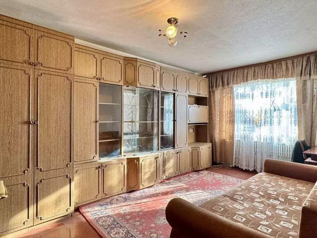 1-к кв. Волгоградская область, Волжский ул. Кирова, 26А (35.3 м) - Фото 0