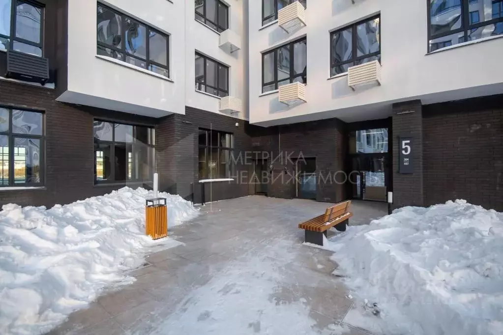 3-к кв. Тюменская область, Тюмень ул. Разведчика Кузнецова, 16 (102.0 ... - Фото 1