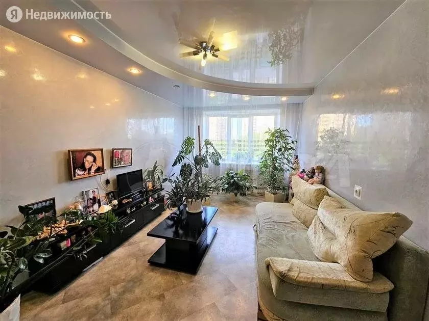 3-комнатная квартира: Тюмень, улица Николая Чаплина, 121 (67.2 м) - Фото 1