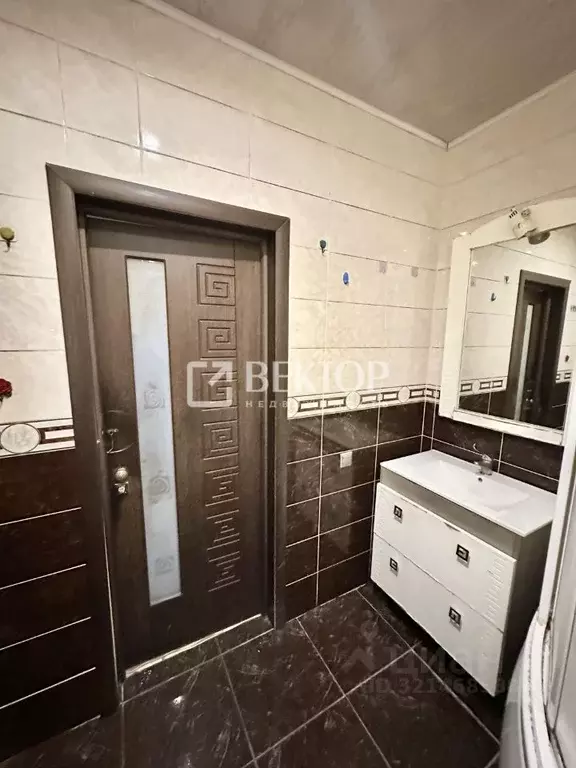 3-к кв. Ярославская область, Ярославль ул. Нефтяников, 4 (110.0 м) - Фото 1