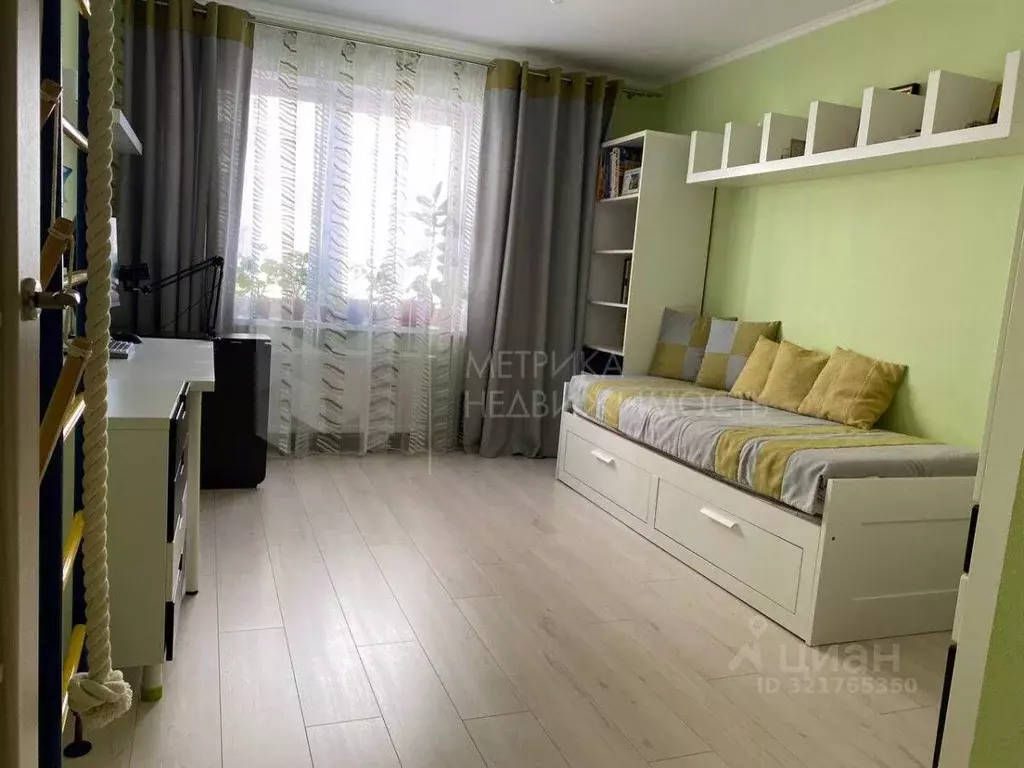 3-к кв. Тюменская область, Тюмень ул. Газовиков, 61 (75.0 м) - Фото 1