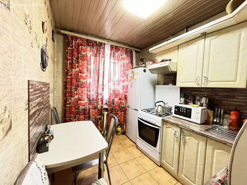 4-комнатная квартира: Уфа, улица Юрия Гагарина, 18 (84.6 м) - Фото 2