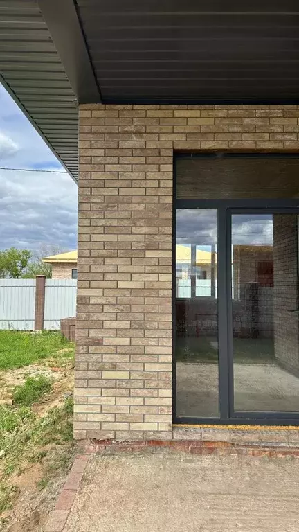 Дом в Саратовская область, Энгельсский район, Красноярское ... - Фото 1