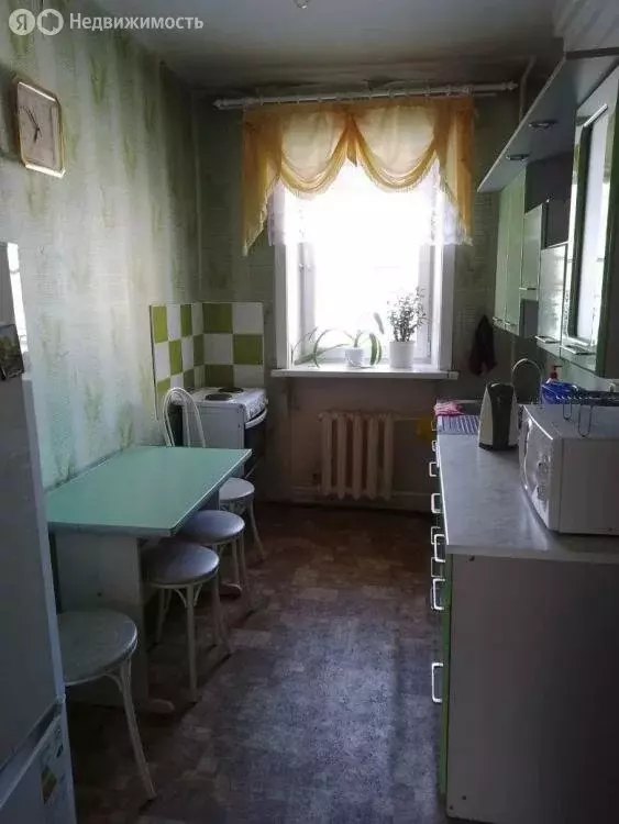 3-комнатная квартира: Усолье-Сибирское, улица Богдана Хмельницкого, 6 ... - Фото 2