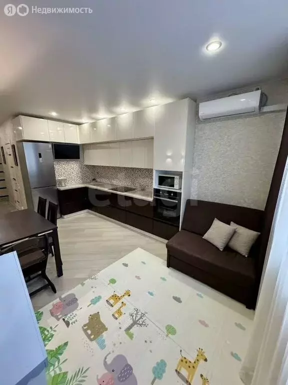 Квартира-студия: Киров, улица Архитектора Валерия Зянкина, 11 (40 м) - Фото 2