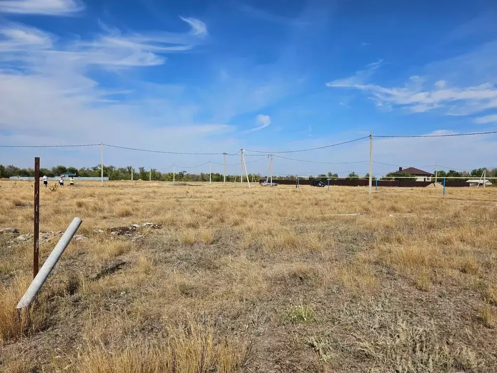 Участок в Саратовская область, Энгельсский район, Красноярское ... - Фото 0