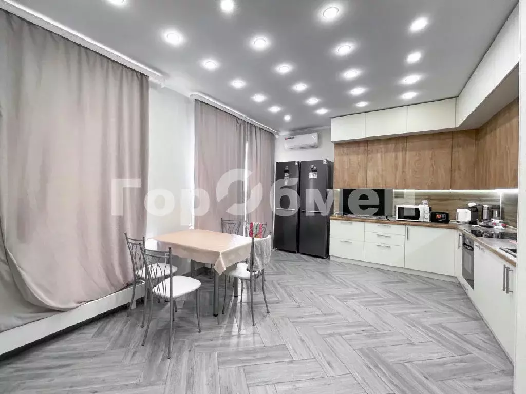 Продается 4-комнатная квартира - Фото 1