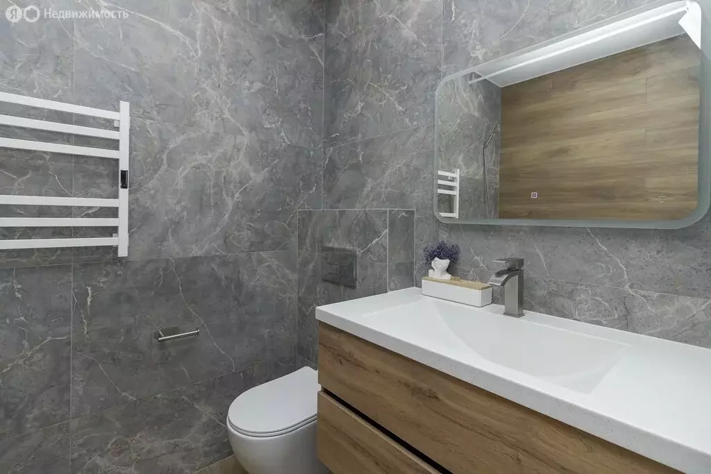 2-комнатная квартира: Тюмень, улица Фармана Салманова, 5 (46.9 м) - Фото 1