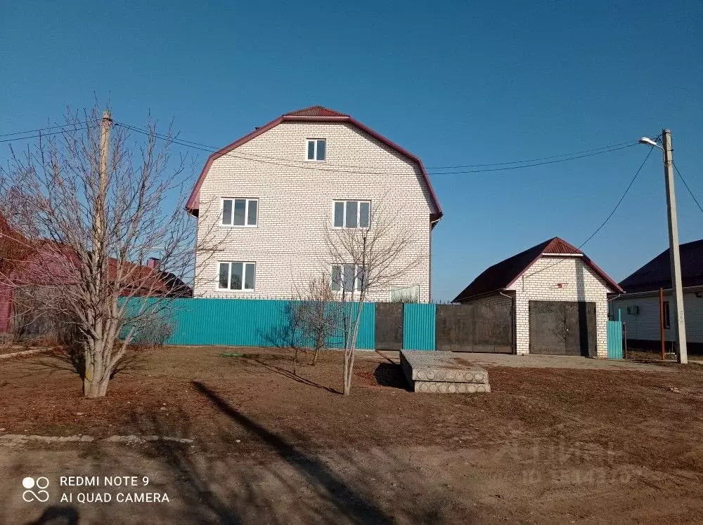 Дом в Волгоградская область, Михайловка Алтайская ул. (211 м) - Фото 0