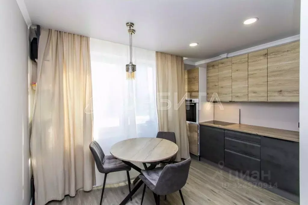 2-к кв. Тюменская область, Тюмень ул. Газовиков, 44 (50.5 м) - Фото 1