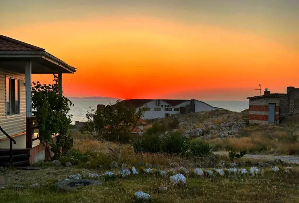 Дом в Крым, Ленинский район, Белинское с/пос, с. Золотое ул. Северная, ... - Фото 1