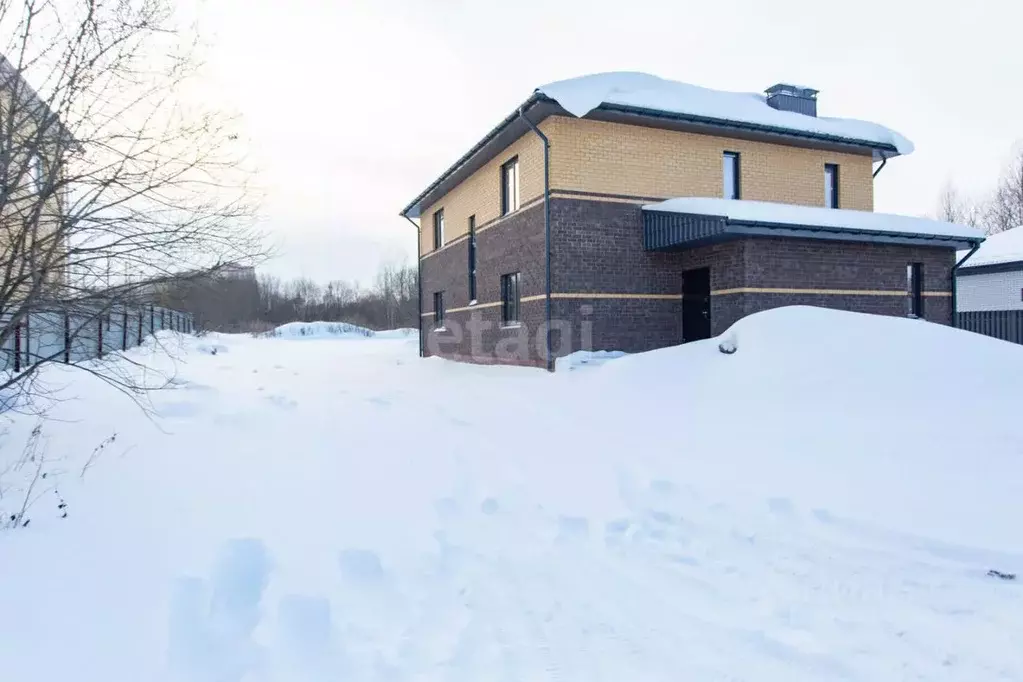 Дом в Тюменская область, Тобольск 11-й мкр,  (242 м) - Фото 0
