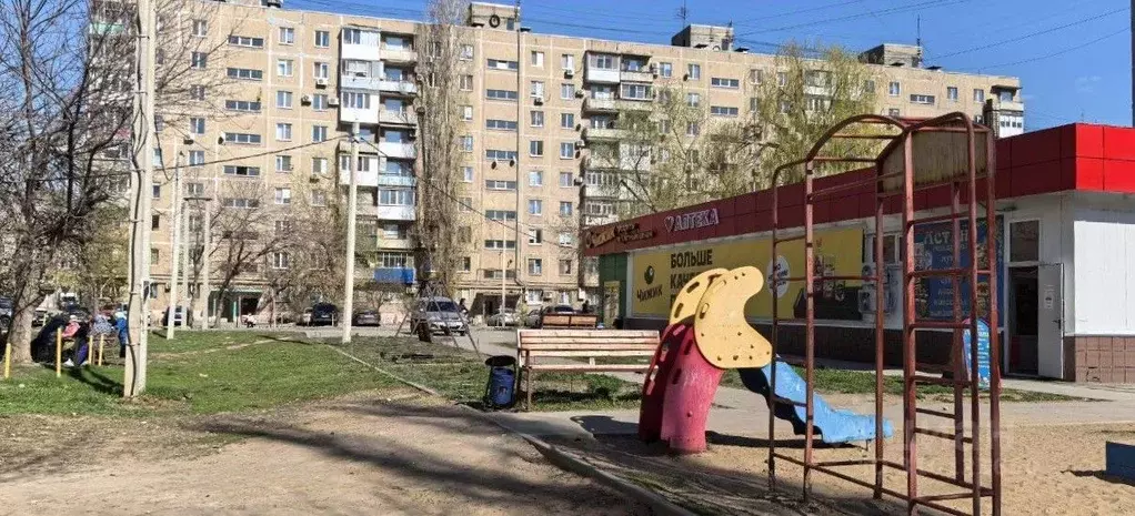 3-к кв. Саратовская область, Энгельс ул. Космонавтов, 13 (62.8 м) - Фото 0