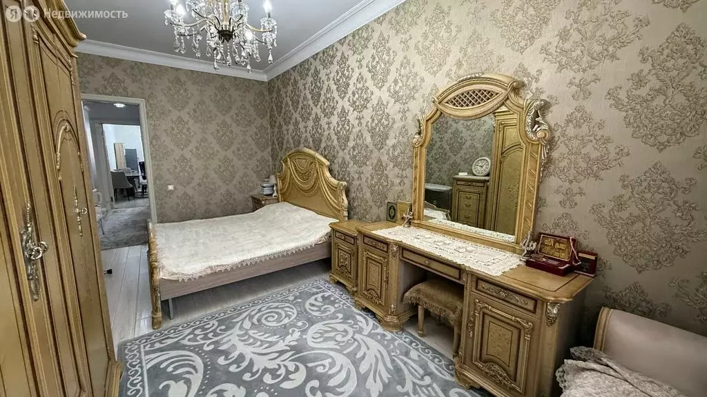 2-комнатная квартира: Махачкала, проспект Насрутдинова, 55к2 (87 м) - Фото 1