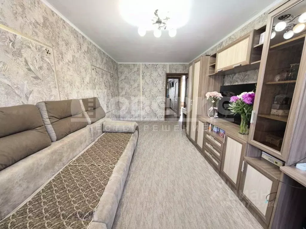 2-к кв. Омская область, Омск ул. Декабристов, 102 (47.7 м) - Фото 1