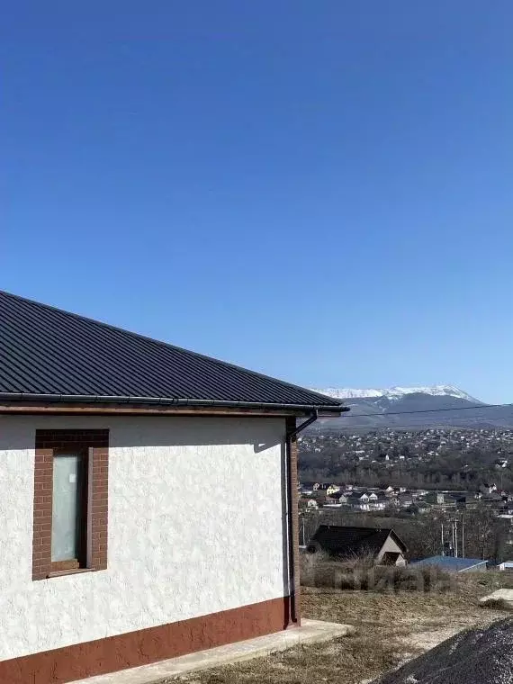 Дом в Крым, Симферопольский район, Добровское с/пос, с. Пионерское ул. ... - Фото 1