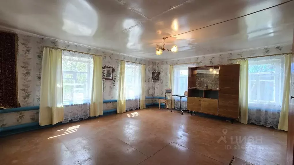 Дом в Оренбургская область, Оренбургский район, с. Нижняя Павловка ... - Фото 2