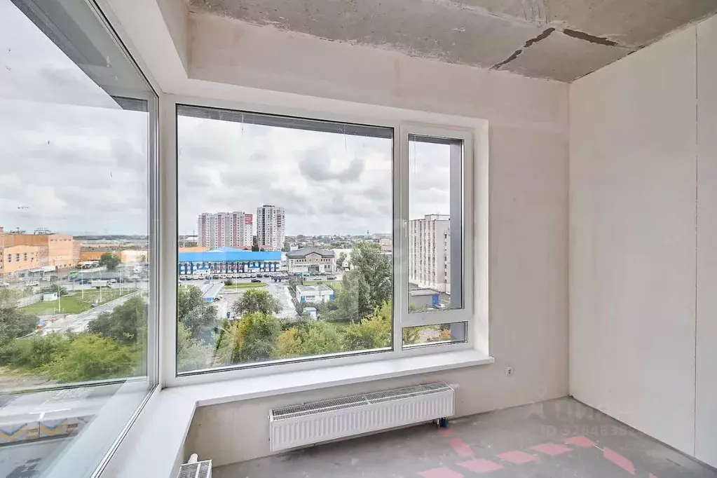 2-к кв. Тюменская область, Тюмень ул. 50 лет Октября, 63Г (56.4 м) - Фото 1