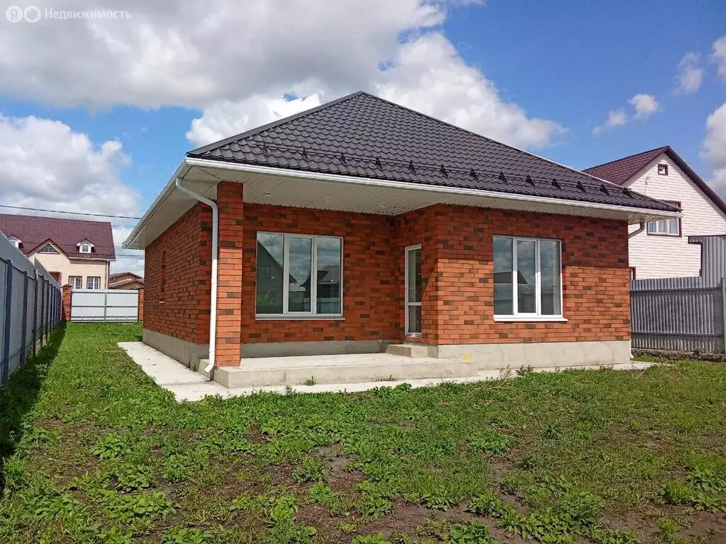 Дом в Старый Оскол, Фасадная улица (117 м) - Фото 1