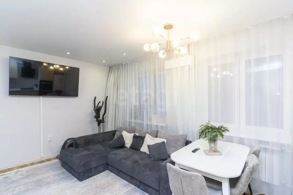 1-к кв. Тюменская область, Тюмень ул. Бориса Житкова, 5к1 (49.0 м) - Фото 1