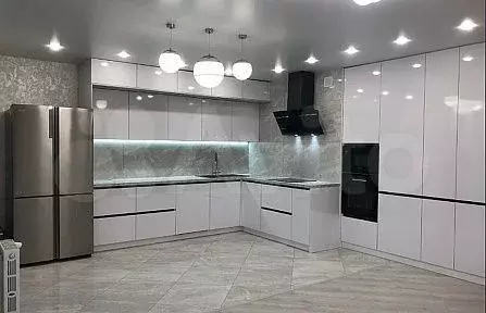 3-к. квартира, 77 м, 6/8 эт. - Фото 0