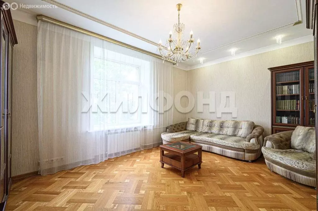 3-комнатная квартира: Новосибирск, Красный проспект, 62 (71.8 м) - Фото 0