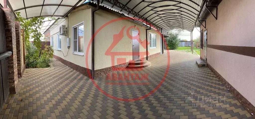 Дом в Краснодарский край, Новокубанский район, Советское с/пос, с. ... - Фото 1