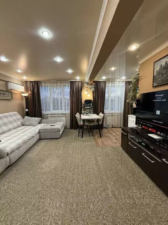 2-к кв. Брянская область, Брянск ул. Ромашина, 35 (51.9 м) - Фото 1