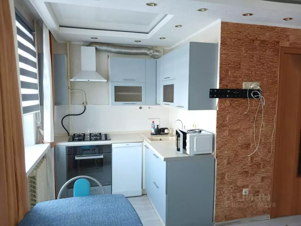 2-к кв. Свердловская область, Екатеринбург ул. Каменотесов, 2к1 (45.0 ... - Фото 2