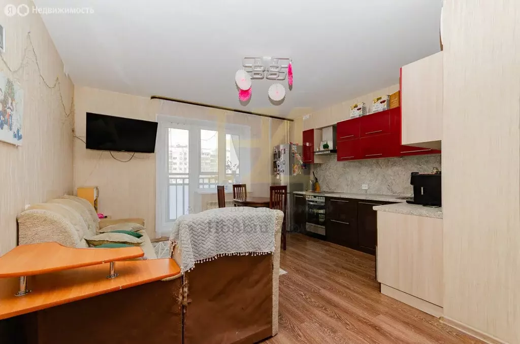 3-комнатная квартира: Челябинск, улица Братьев Кашириных, 115 (62 м) - Фото 2