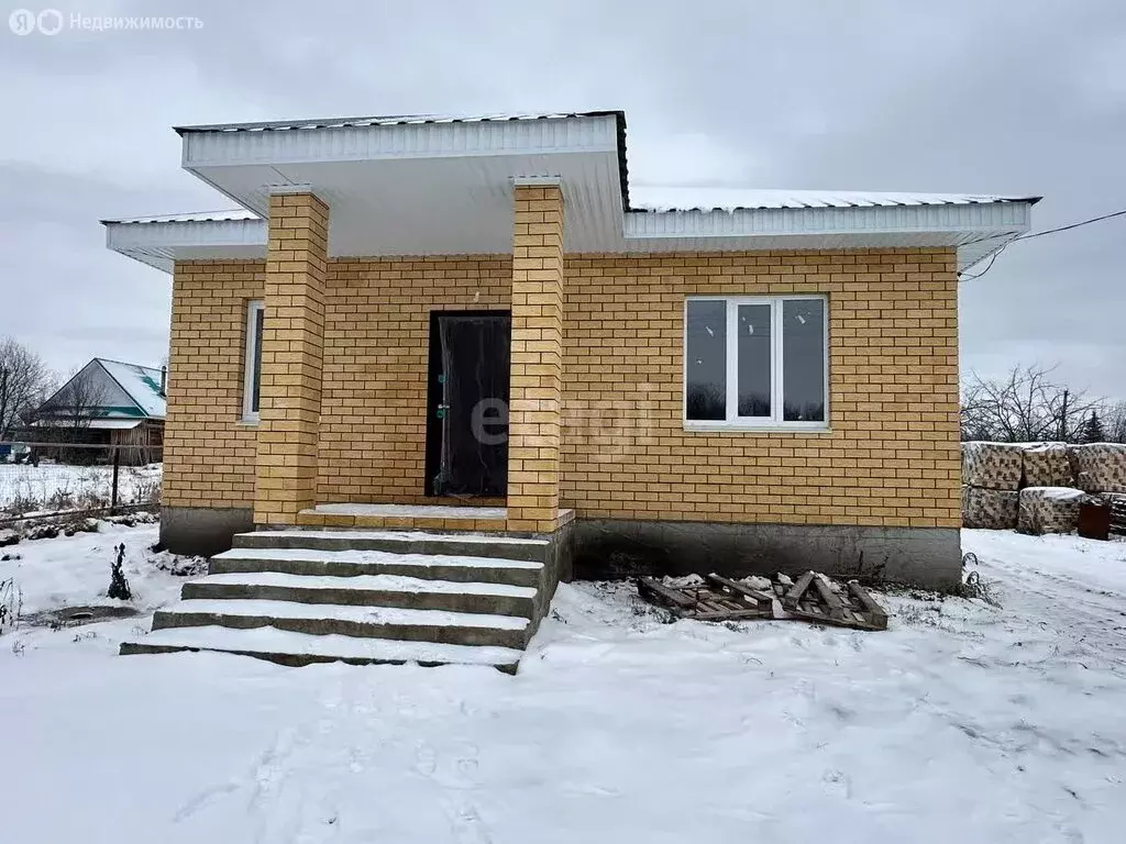 Дом в Иглинский район, Акбердинский сельсовет, село Карамалы (90 м) - Фото 1