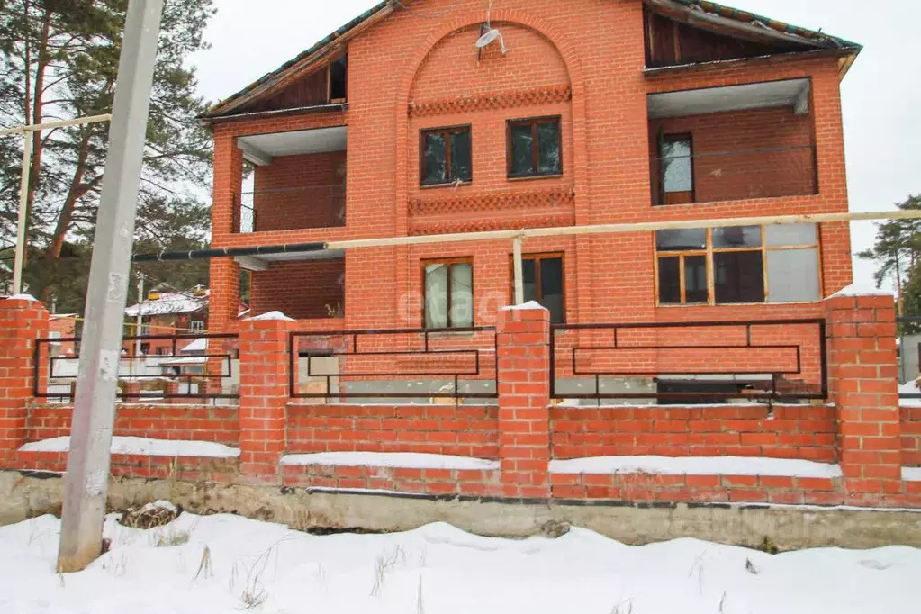 Дом в Свердловская область, Березовский Лесной пер., 3 (360 м) - Фото 0