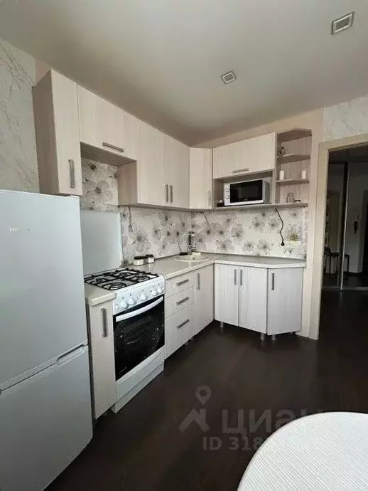 1-к кв. Башкортостан, Уфа Революционная ул., 12 (30.0 м) - Фото 0