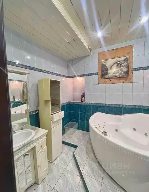 4-к кв. Белгородская область, Белгород Гостенская ул., 4 (146.3 м) - Фото 1