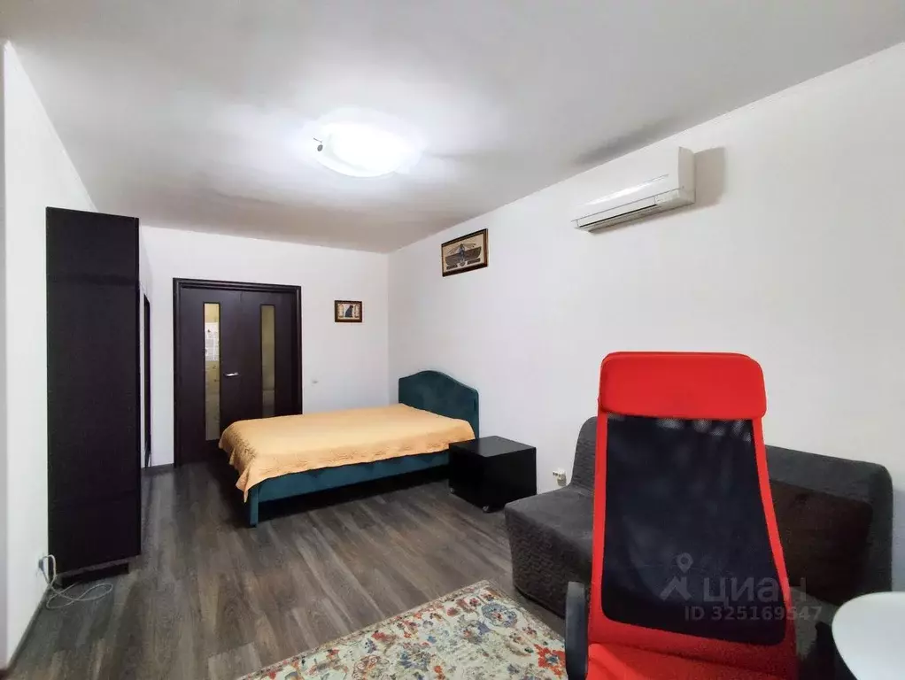 1-к кв. Свердловская область, Екатеринбург ул. Бажова, 68 (44.2 м) - Фото 2